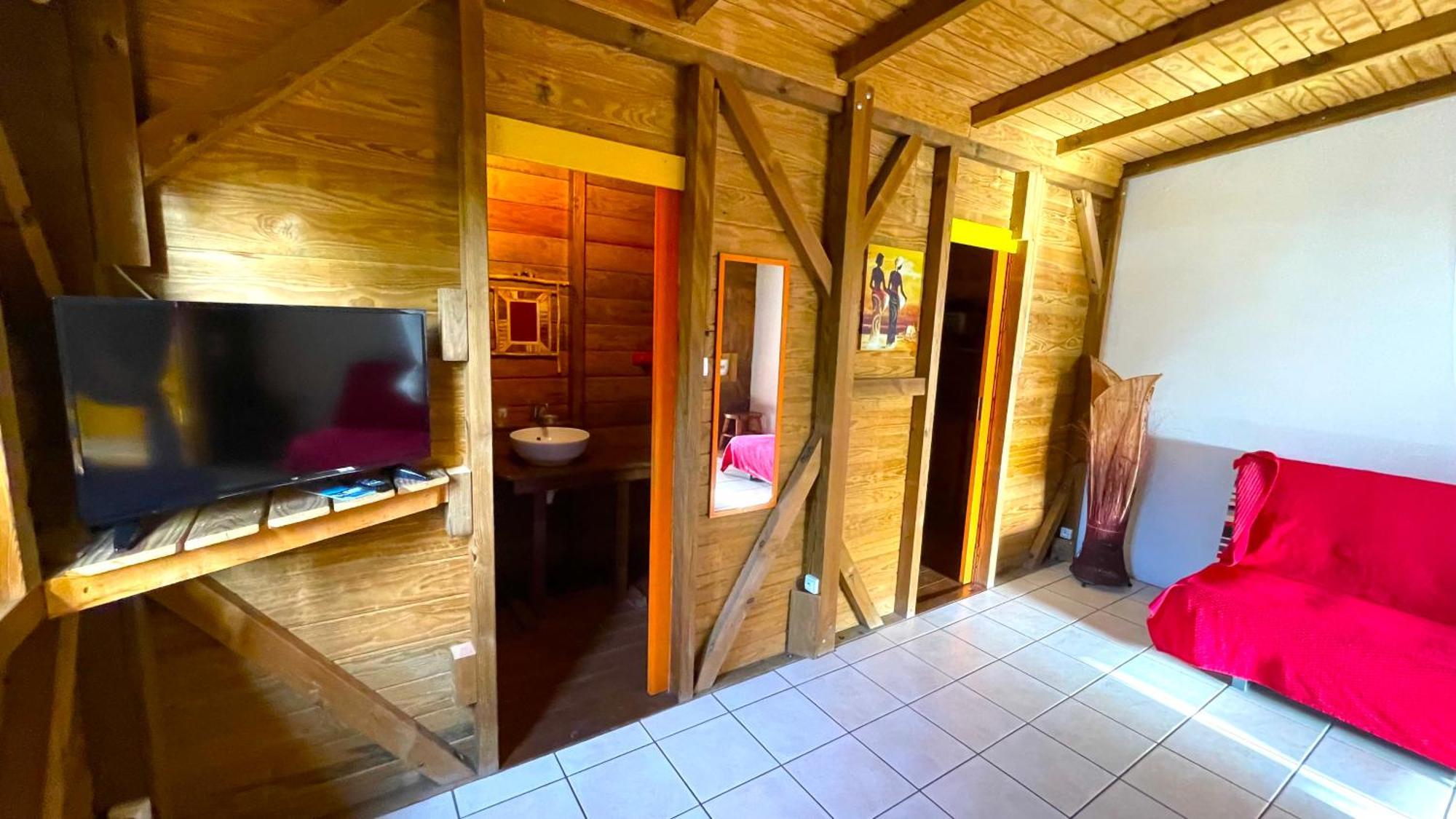 Gites Les Calebassiers Deshaies Habitación foto